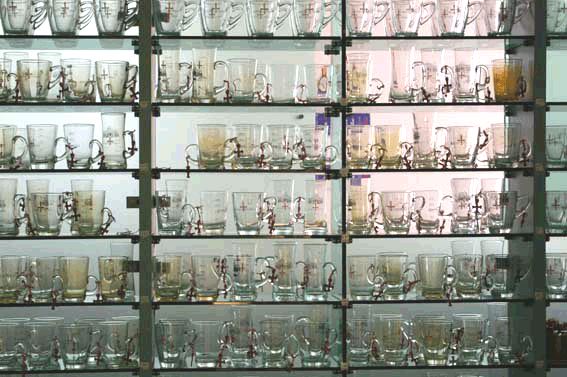 Trinkbecher in der Wandelhalle